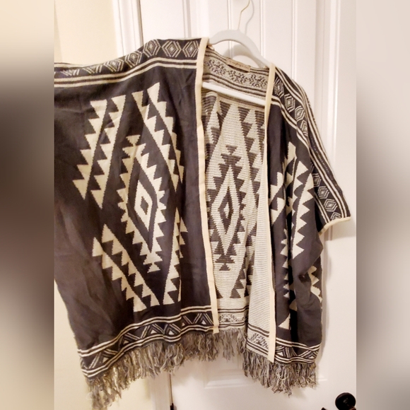 3XL Boho cardigan/kimono style sweater with Aztec print and fringe OS - Picture 3 of 5